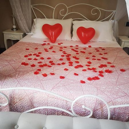B&B A Due Passi Казерта Экстерьер фото
