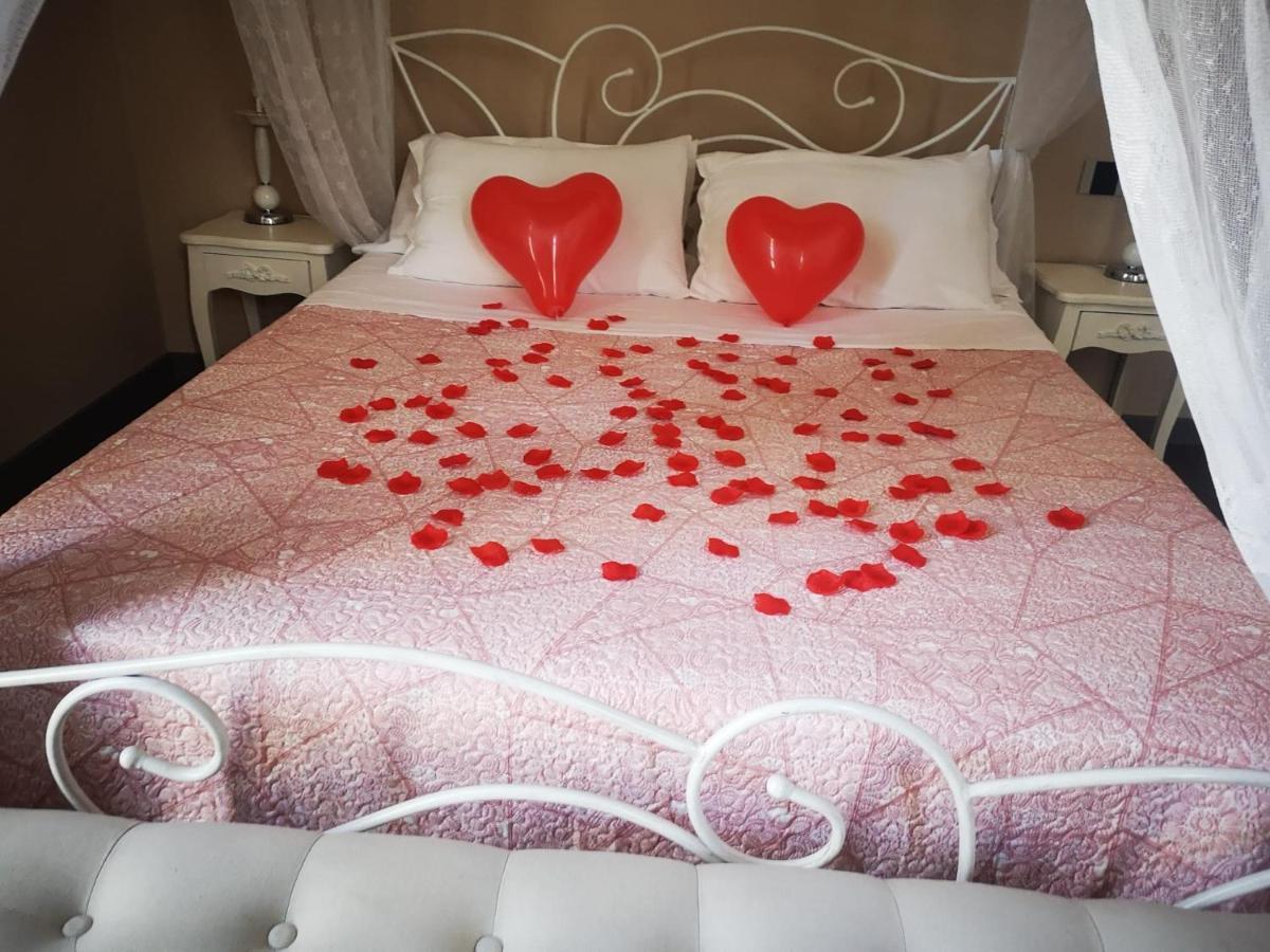 B&B A Due Passi Казерта Экстерьер фото
